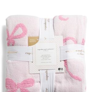 - Cupcakes and cashmere pink ribbon/bow, king size reversible, knit blanket 🎀🎀🎀